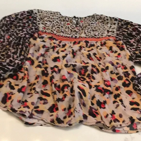 Animal print blouse small - Picture 5 of 8